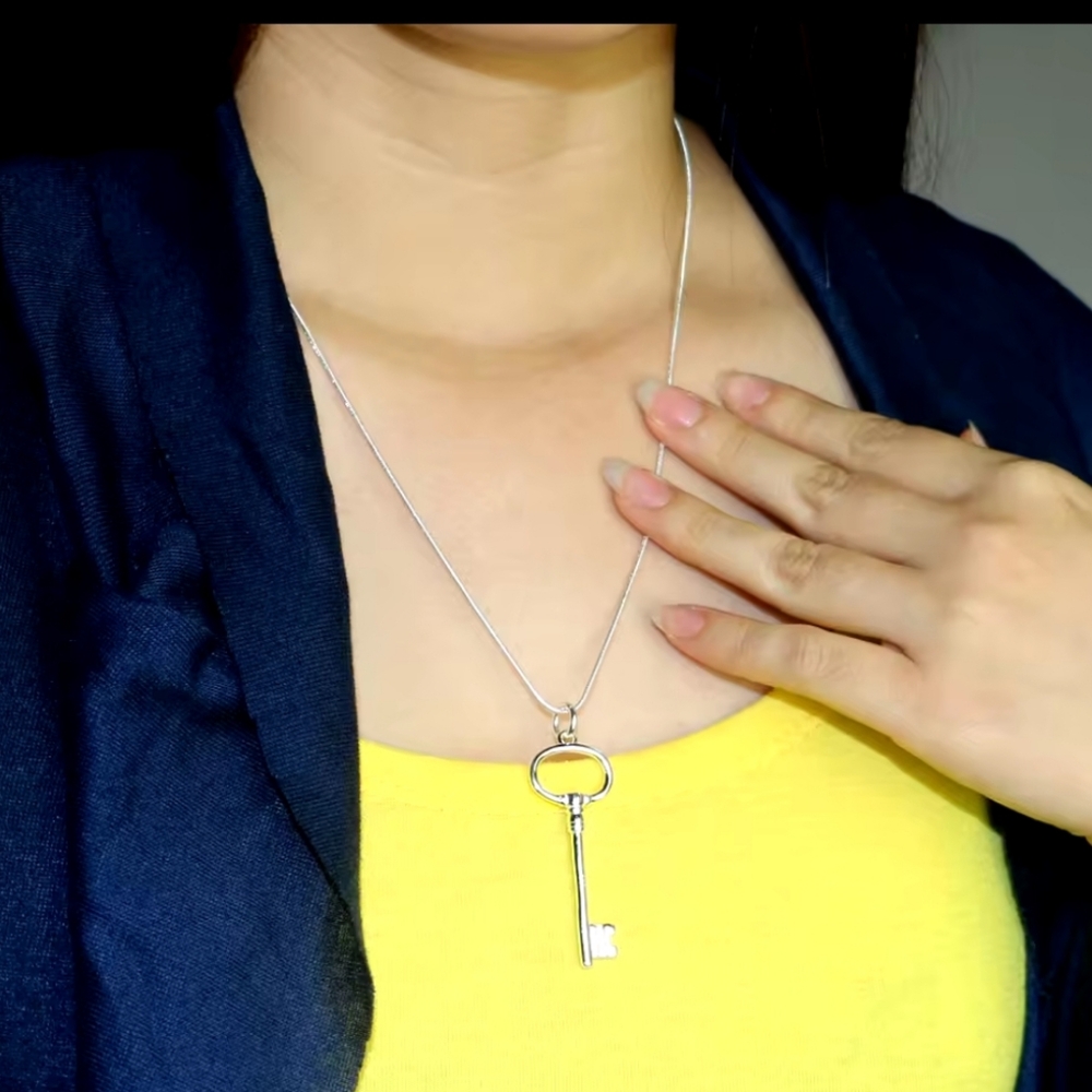 Key Shape Jewelry Set - Silver - Picture 2 of 3